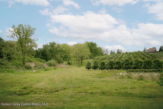 88 Rymph Road, Pleasant Valley, NY 12569