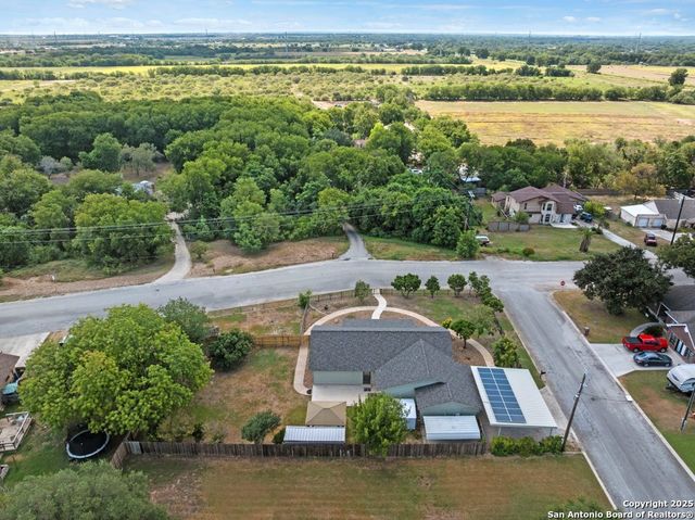 100 flora, New Braunfels, TX 78130