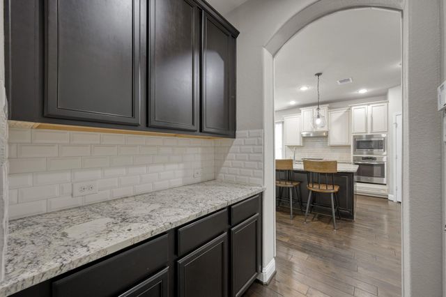 190 Climbing Oaks Place, Montgomery, TX 77316
