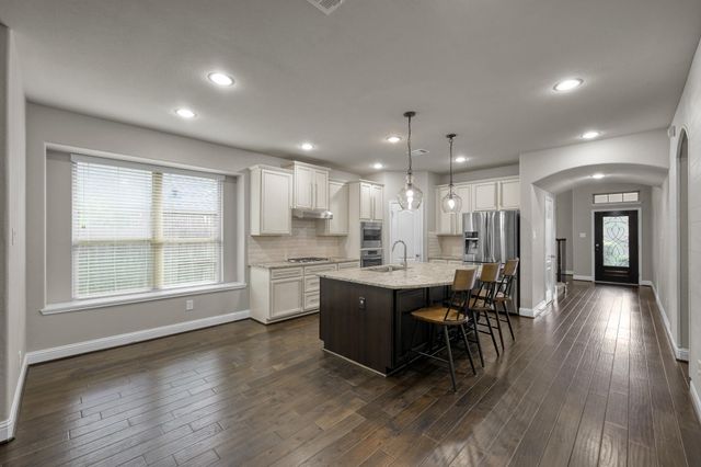 190 Climbing Oaks Place, Montgomery, TX 77316