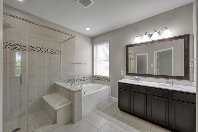190 Climbing Oaks Place, Montgomery, TX 77316