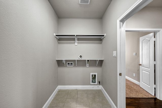 190 Climbing Oaks Place, Montgomery, TX 77316