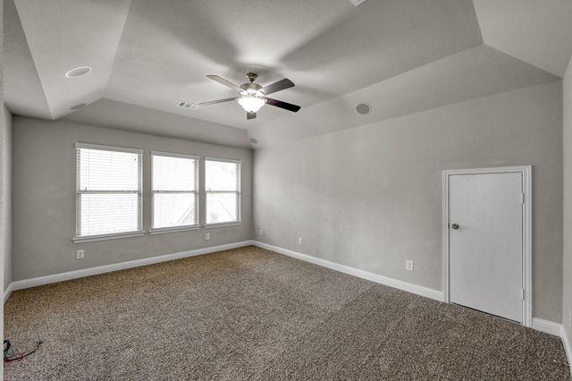 190 Climbing Oaks Place, Montgomery, TX 77316