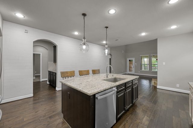 190 Climbing Oaks Place, Montgomery, TX 77316
