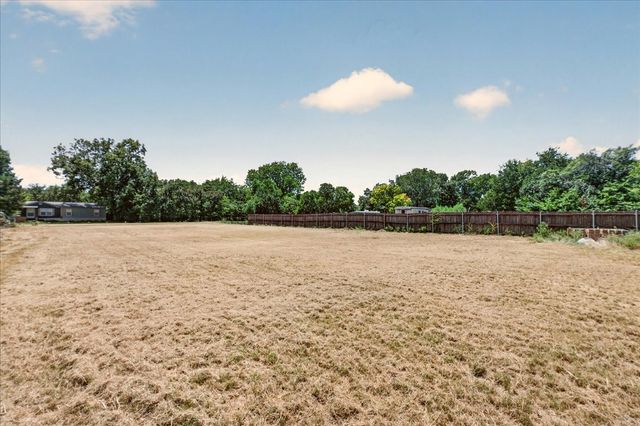 1306 Ranch Road, Grand Prairie, TX 75052