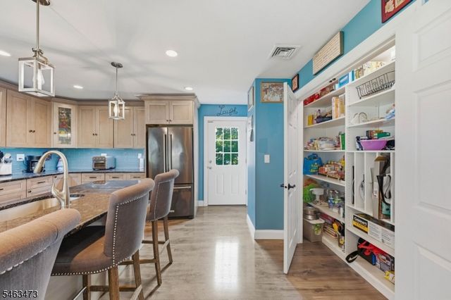 51 Princeton Ter, Oakland Boro, NJ 07436