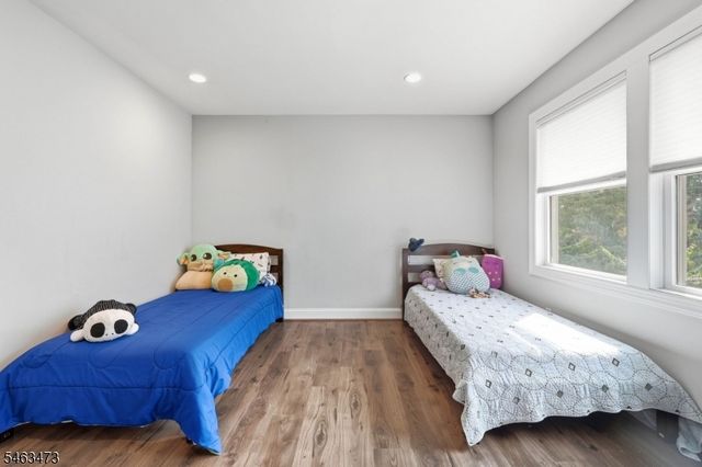 51 Princeton Ter, Oakland Boro, NJ 07436