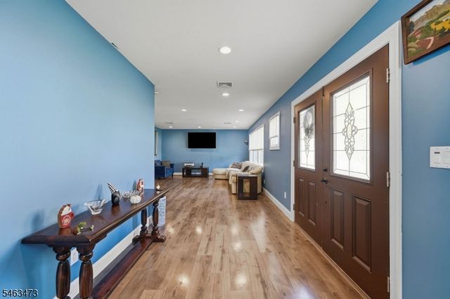 51 Princeton Ter, Oakland Boro, NJ 07436