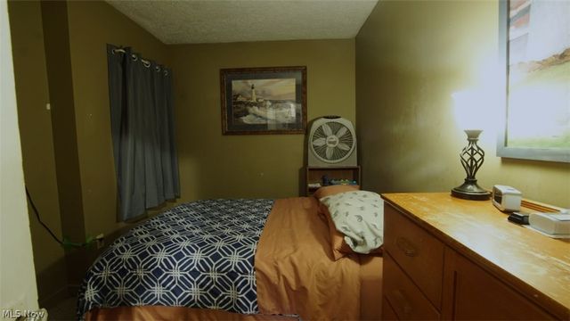 303 Van Street, Barberton, OH 44203