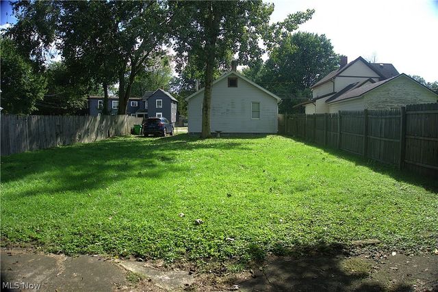 303 Van Street, Barberton, OH 44203