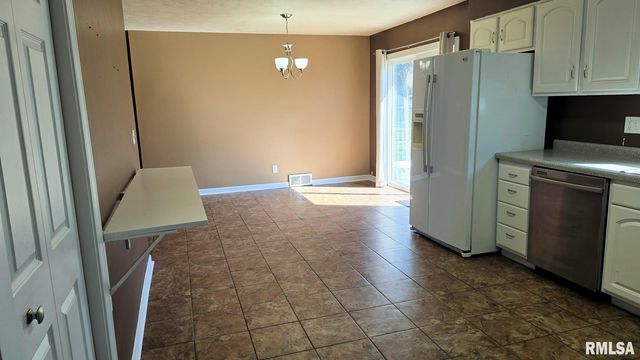 26 Woods Mill Road, Sherman, IL 62684