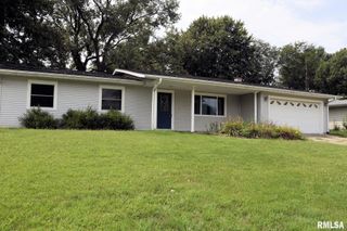 26 Woods Mill Road, Sherman, IL 62684
