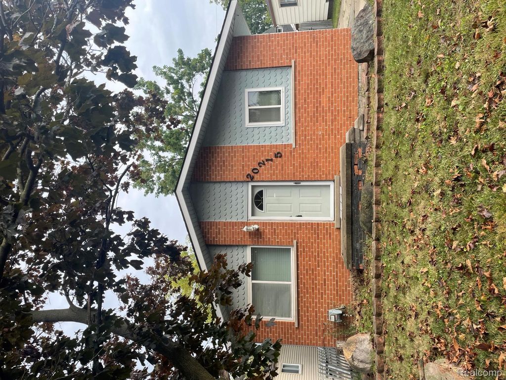 20215 Woodward Street, Clinton Charter Township, MI 48035