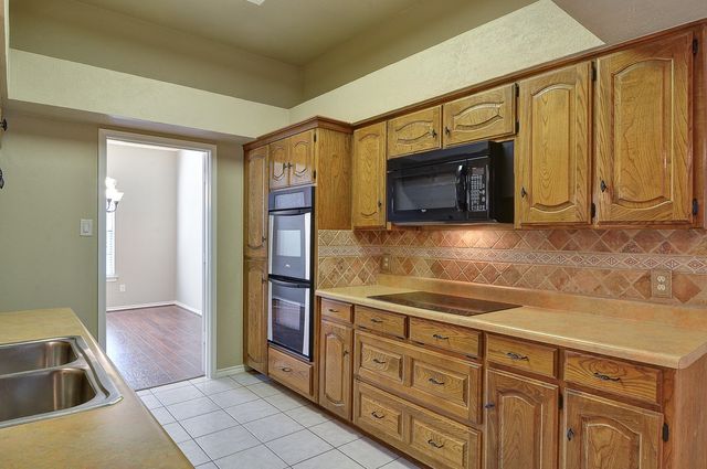 316 Bremen Drive, Hurst, TX 76054