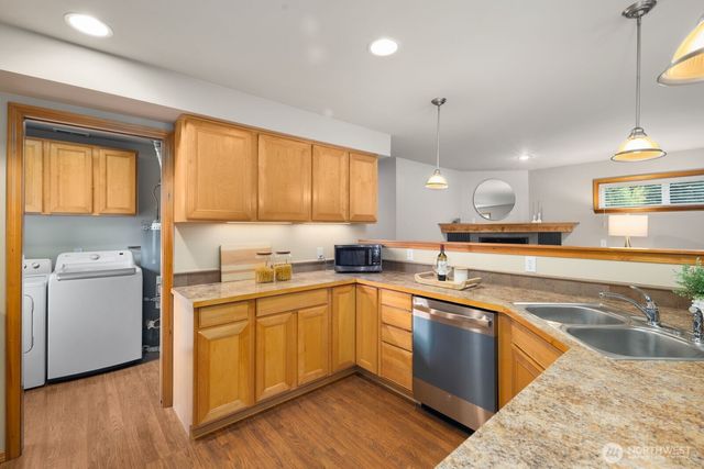 10717 Phinney Avenue N, Seattle, WA 98133