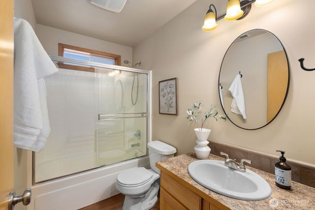 10717 Phinney Avenue N, Seattle, WA 98133