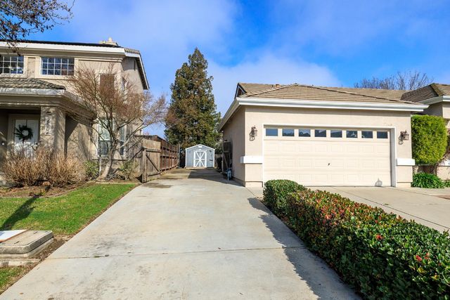 2508 Yosemite Ave, Escalon, CA 95320