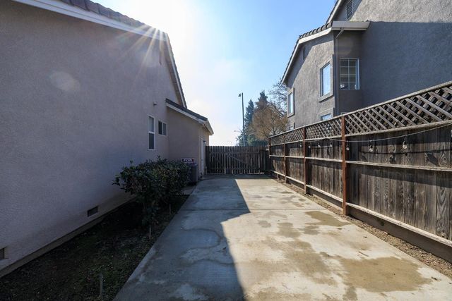 2508 Yosemite Ave, Escalon, CA 95320