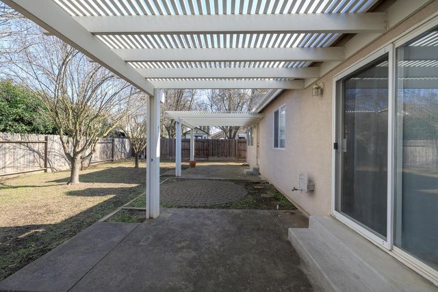 2508 Yosemite Ave, Escalon, CA 95320