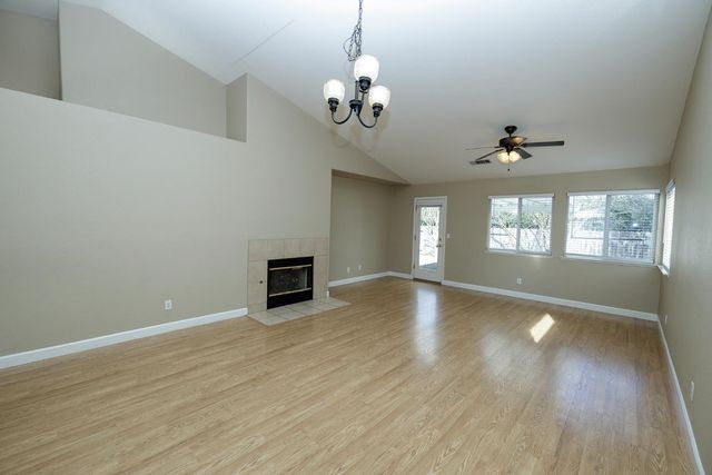 2508 Yosemite Ave, Escalon, CA 95320