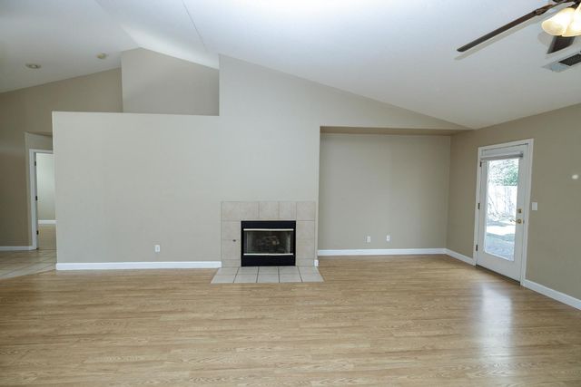 2508 Yosemite Ave, Escalon, CA 95320