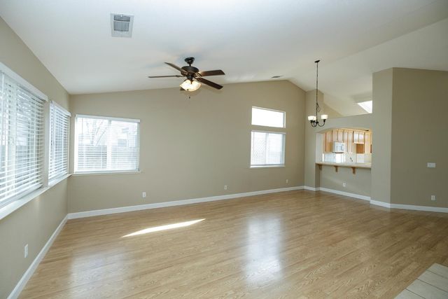 2508 Yosemite Ave, Escalon, CA 95320