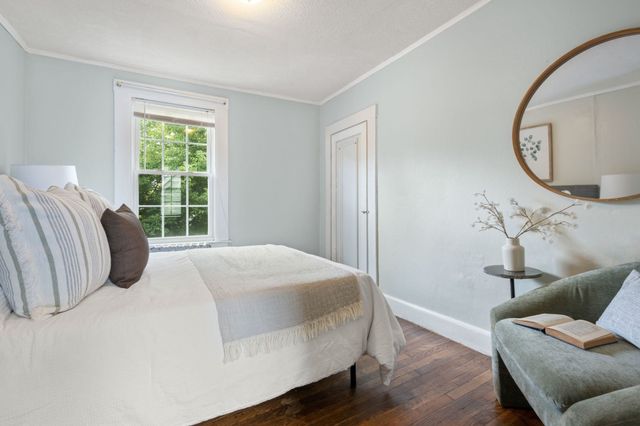 8 Pulaski St, Peabody, MA 01960
