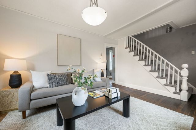8 Pulaski St, Peabody, MA 01960