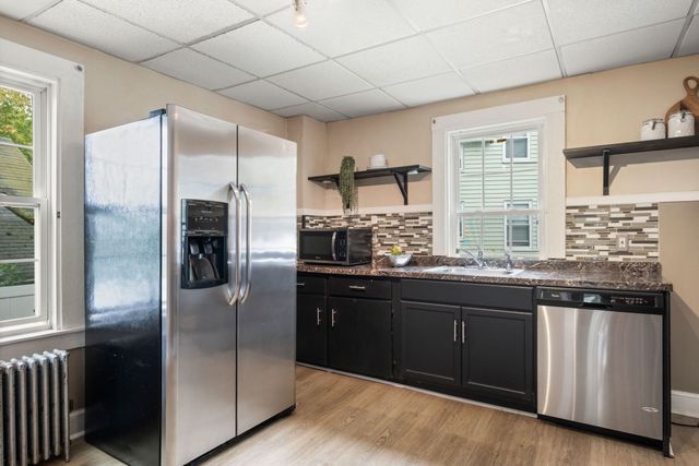 8 Pulaski St, Peabody, MA 01960