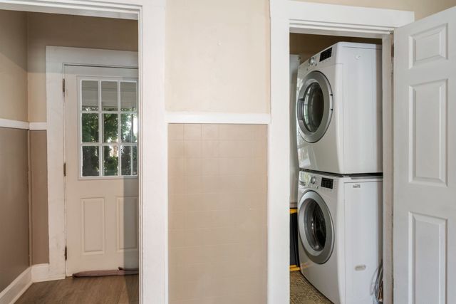 8 Pulaski St, Peabody, MA 01960
