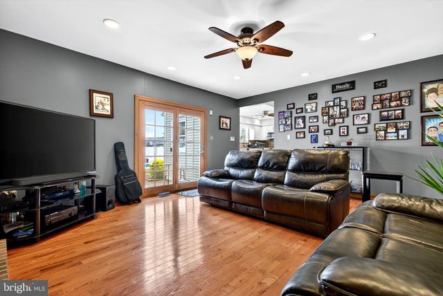 23 NASHUA DR, Sicklerville, NJ 08081