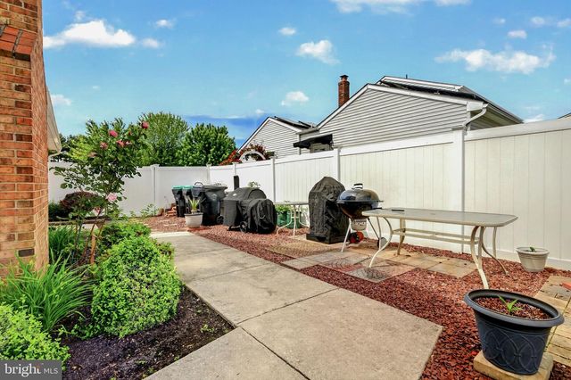 23 NASHUA DR, Sicklerville, NJ 08081