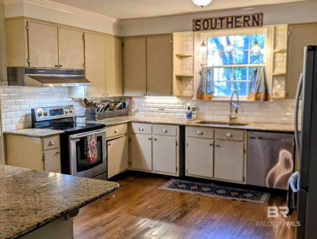 1415 Poplar Avenue, Brewton, AL 36426