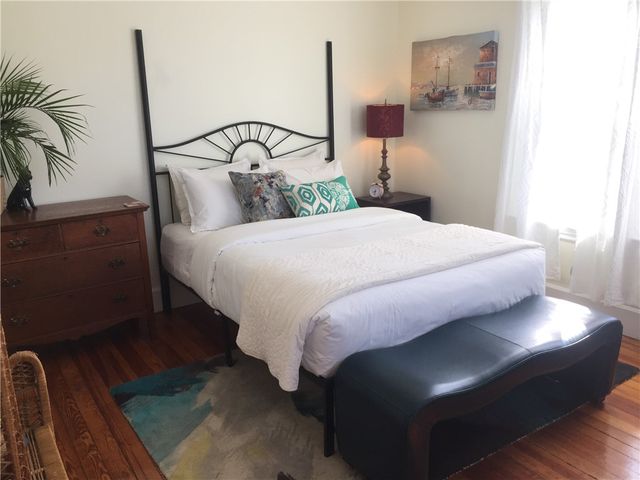 10 Carleton Street, Providence, RI 02908