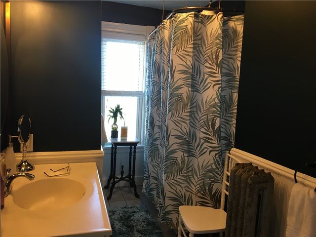 10 Carleton Street, Providence, RI 02908