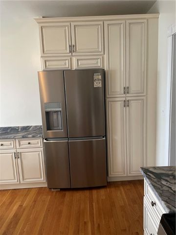 10 Carleton Street, Providence, RI 02908