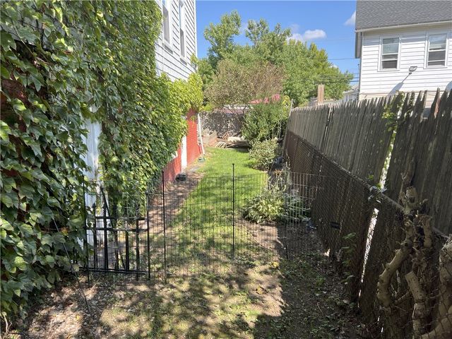 10 Carleton Street, Providence, RI 02908