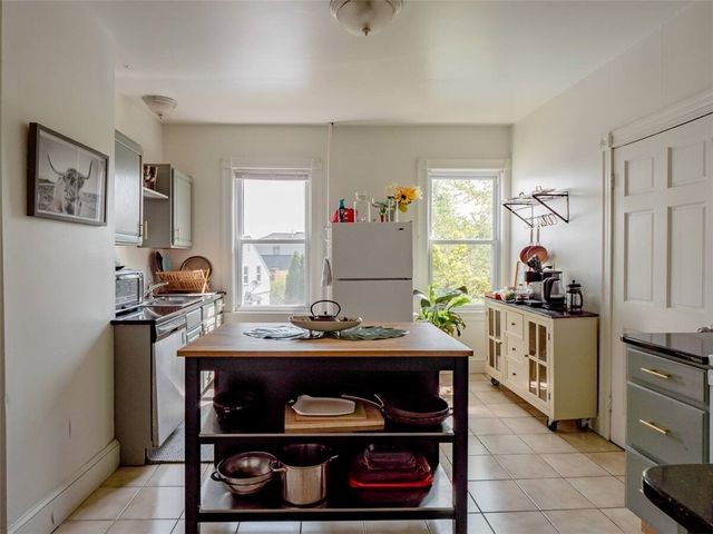 10 Carleton Street, Providence, RI 02908