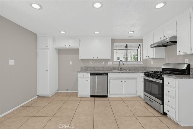 42946 39th Street W, Lancaster, CA 93536