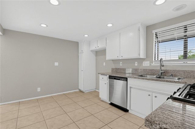 42946 39th Street W, Lancaster, CA 93536
