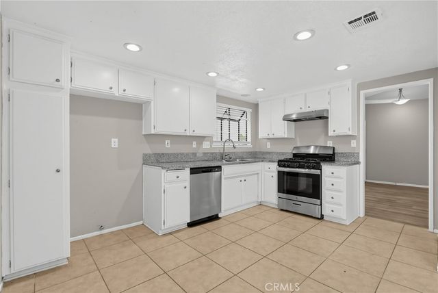 42946 39th Street W, Lancaster, CA 93536