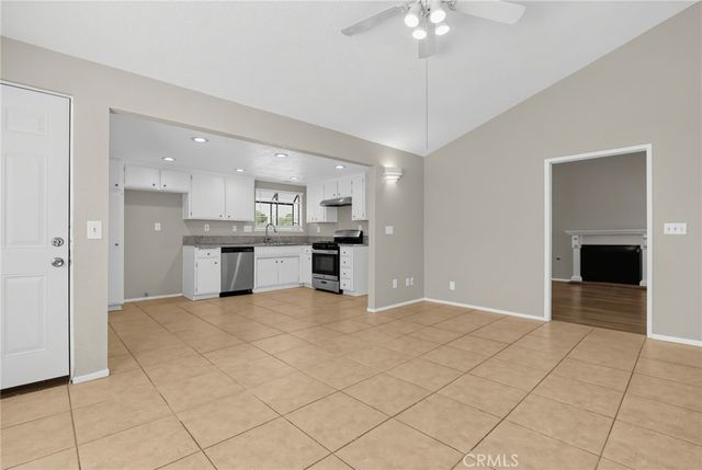 42946 39th Street W, Lancaster, CA 93536