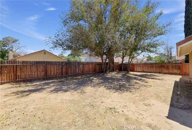42946 39th Street W, Lancaster, CA 93536