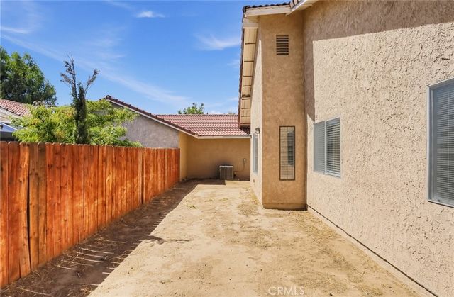 42946 39th Street W, Lancaster, CA 93536