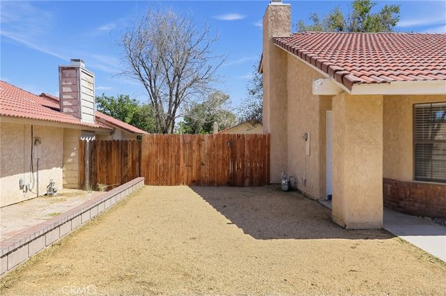 42946 39th Street W, Lancaster, CA 93536