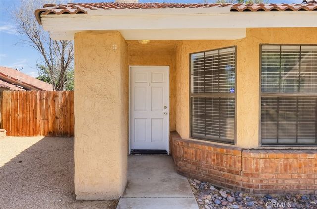 42946 39th Street W, Lancaster, CA 93536