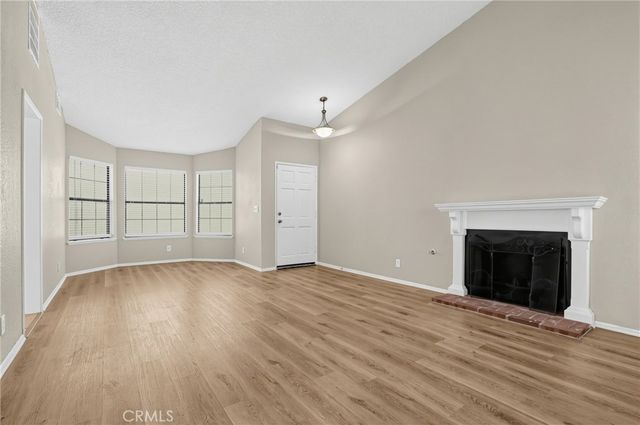 42946 39th Street W, Lancaster, CA 93536