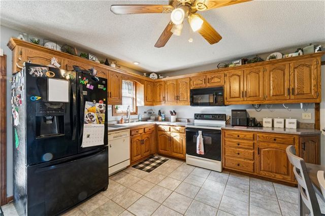 19886 Grange Road, Higginsville, MO 64037