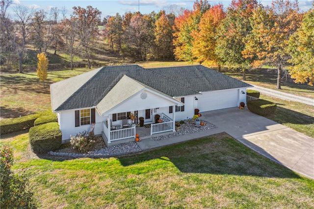 19886 Grange Road, Higginsville, MO 64037