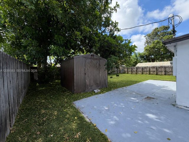 4130 NW 11th Avenue, Oakland Park, FL 33309